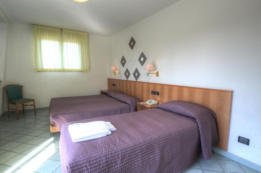 Hotel Alisei Lignano Sabbiadoro Værelse billede